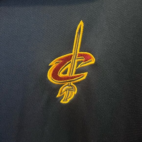Cleveland Cavaliers NBA XLT Long Sleeve Pullover Shirt Yellow & Navy Polyester - Picture 2 of 3